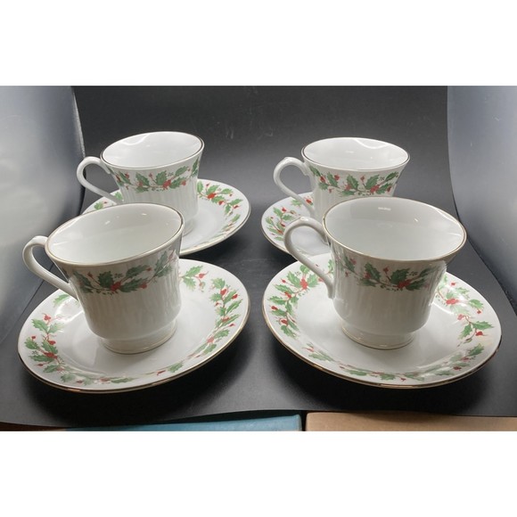 4 China Pearl Fine China Noel Holly Berry Christmas Teacup & Saucer Set Holidays - Picture 1 of 9